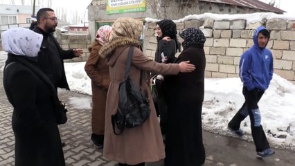 'Mahalleye kadın eli değsin' diyerek 16 erkeğe karşı aday oldu - AĞRI