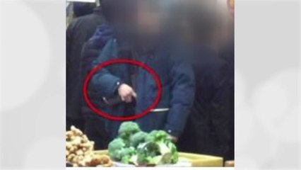 청와대 경호원 총기 노출 논란...靑 "당연한 직무 수행" / YTN