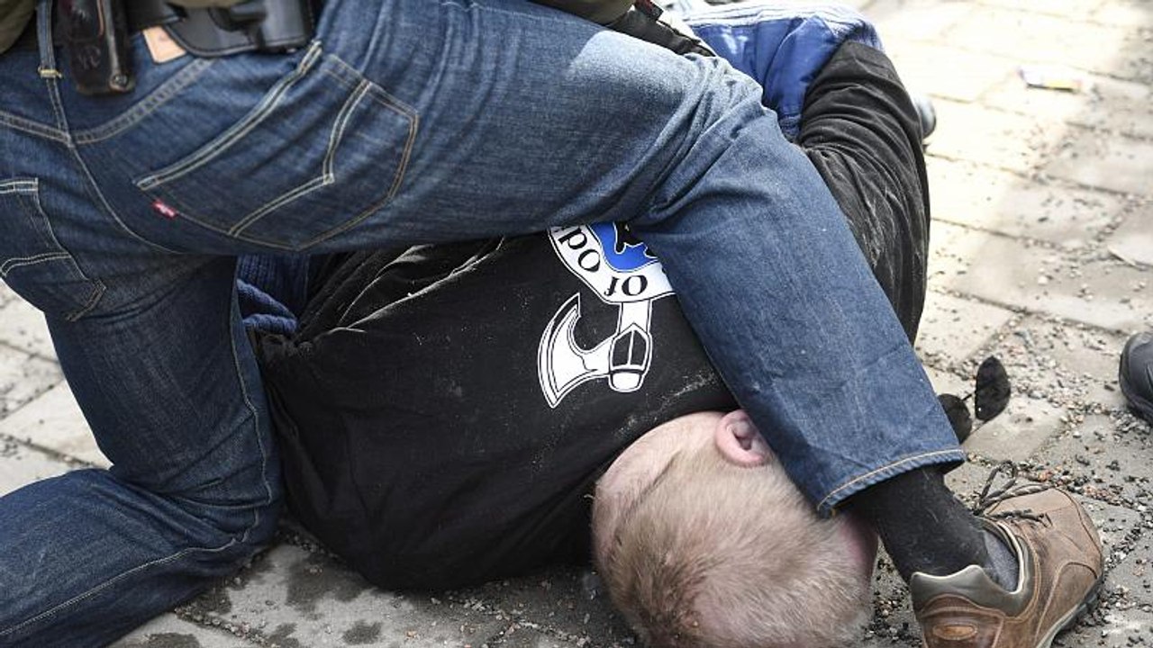 Versuchter Angriff auf Minister während Wahlkampf-Veranstaltung