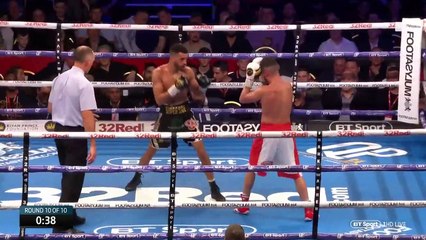 Crazy round!  Fighter MOCKS Sam Maxwell but then gets KO'd in final 10 seconds(1)