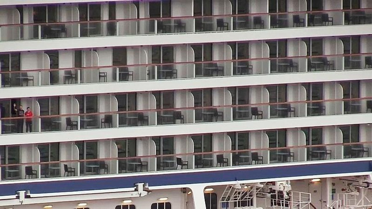 Havariertes Kreuzfahrtschiff sicher in norwegischem Hafen angekommen