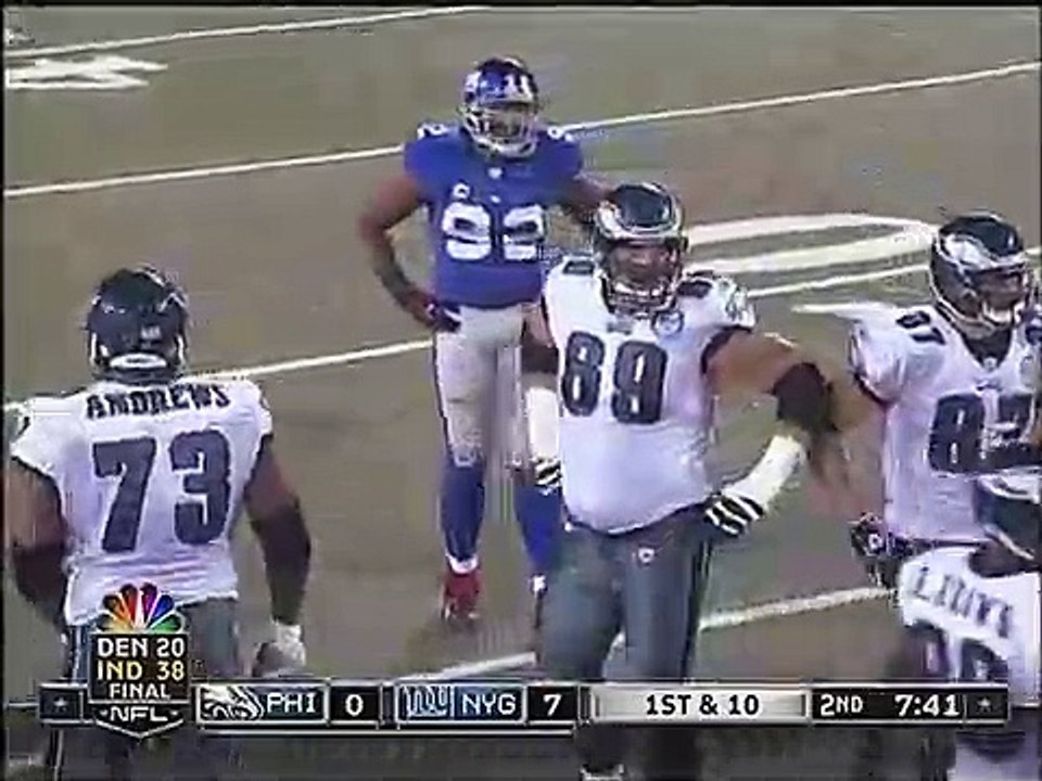 Strahan breaks LT sack record
