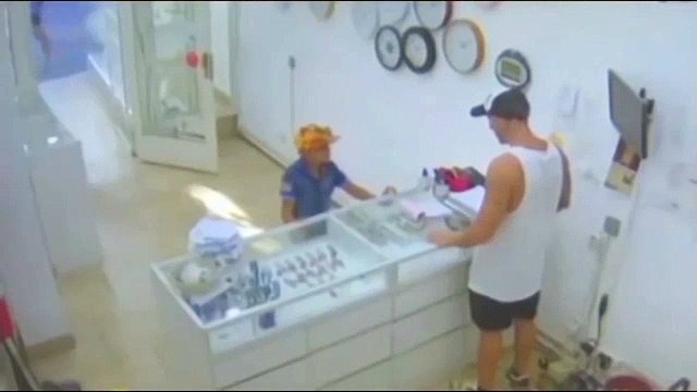 Quand un gamin de 9 ans vient braquer une bijouterie en Argentine !