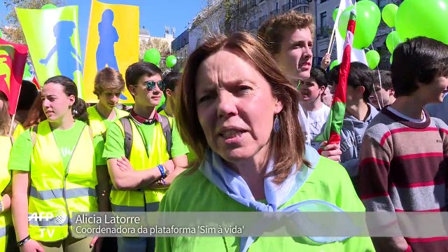 Milhares marcham contra aborto em Madri