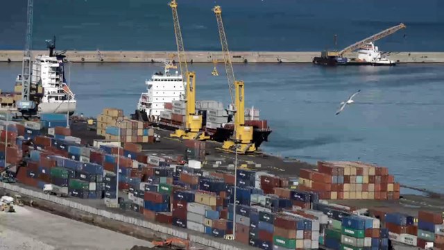 عُمان وجيبوتي توقعان اتفاقية تعاون إستراتيجي في مجال الموانئ