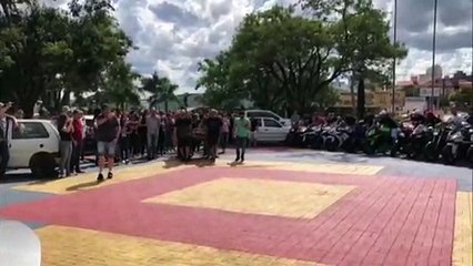 Jovem que morreu em colisão é homenageado por grupo de motociclistas