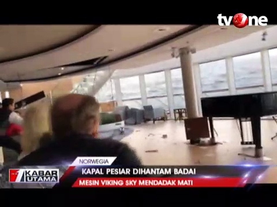 Mencekam! Suasana di Dalam Kapal Pesiar yang Terjebak Badai