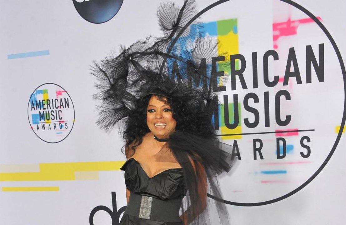 Diana Ross defends Michael Jackson