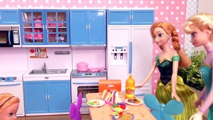 Chez le Médecin ! Elsa et Anna, les tout - petits- Un est malade - aide Barbie