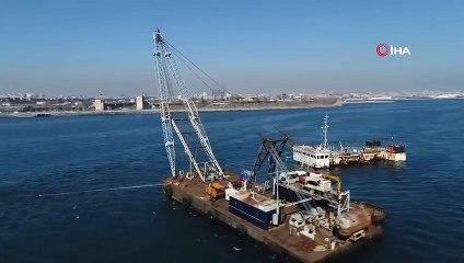 Hayalet Gemi “Bereket”İ Sökmek İçin Dev Vinç Kuruldu