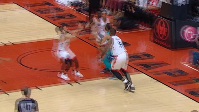 Bridges slams home two-handed dunk in Hornets win