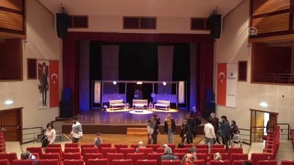 Aşk.. Bir Zamanlar..." Oyunu Tiyatroseverlerle Buluştu - İstanbul
