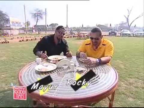 Shopping for food in Madikeri