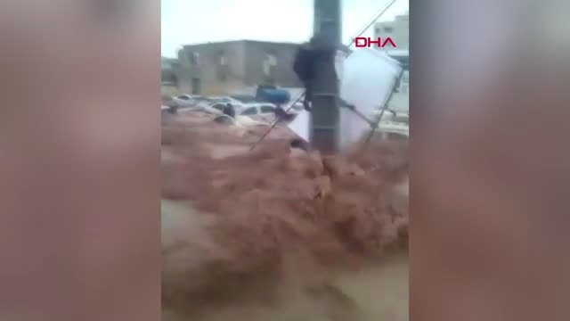 Dha Dış - İran'daki Selde Ölü Sayısı 17'ye Yükseldi - Ek Bilgi ve Görüntüler