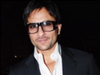Saif Ali Khan turns peacemaker