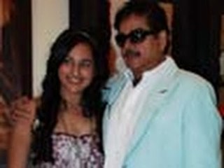 Shotgun sets deadline for Sonakshi