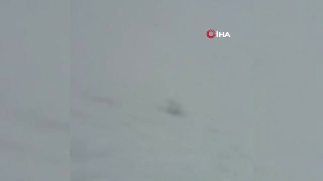 Van-Hakkari Karayoluna Çığ Düştü... Çığ Sonrası Onlarca Araç ve Yolcu Bölgede Mahsur Kaldı