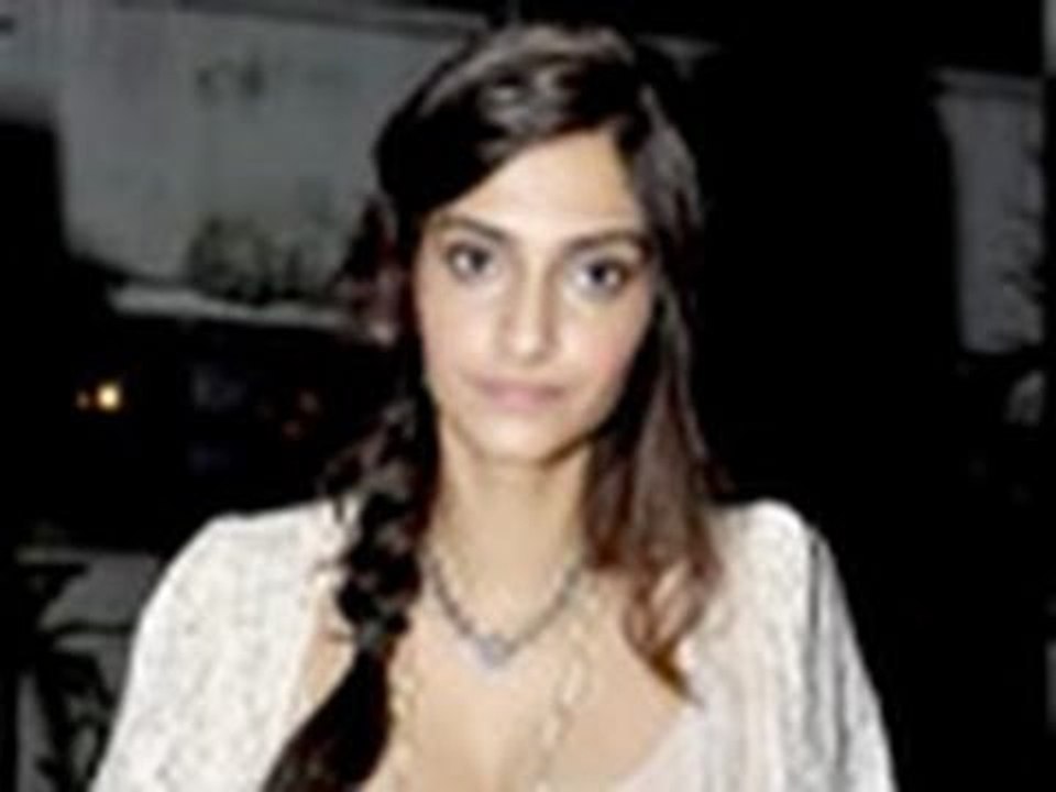 Red alert: Sonam caught with an expression