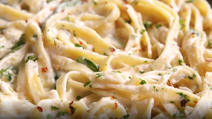 Spinach & Artichoke Alfredo = CAN'T. STOP. EATING.