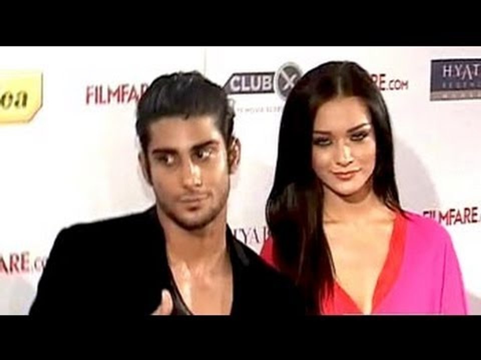 Prateik moves in with Amy