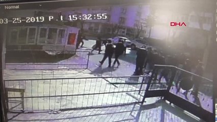 Karaman Kız Arkadaşını Beklerken Bıçaklandı