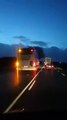 France  un chauffeur de bus inconscient prend des risques pour doubler un camion