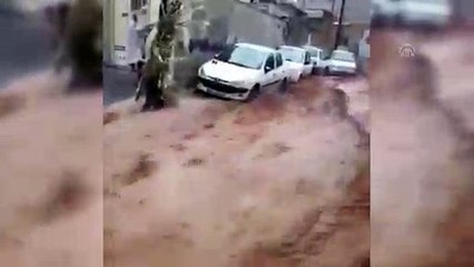 İran'da sel felaketi: 17 ölü (2) - ŞİRAZ