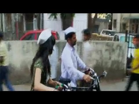 Promo: Varun, Kim's Mumbai diaries