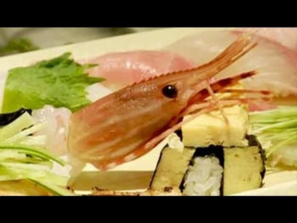 Bizarre foods: Live sushi served in Japan