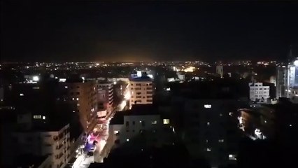 لحظة قصف مروحيات جيش الاحتلال لقطاع غزة