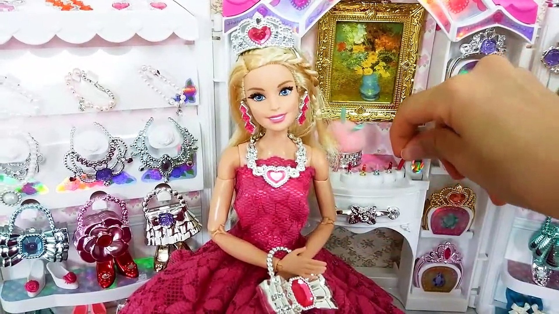 Princesse Barbie Poupée de Bijoux et d'Accessoires Habiller باربي مجوهرات  فساتين Barbie Robes Accessoires - Vidéo Dailymotion