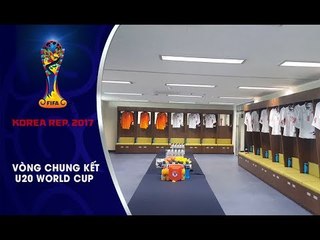 "ĐỘT NHẬP" PHÒNG THAY ĐỒ CỦA U20 VIỆT NAM TRƯỚC TRẬN ĐẤU VỚI U20 PHÁP