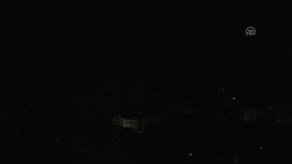 İsrail Güçleri Heniyye'nin Gazze'nin Batısındaki Ofisini Bombaladı