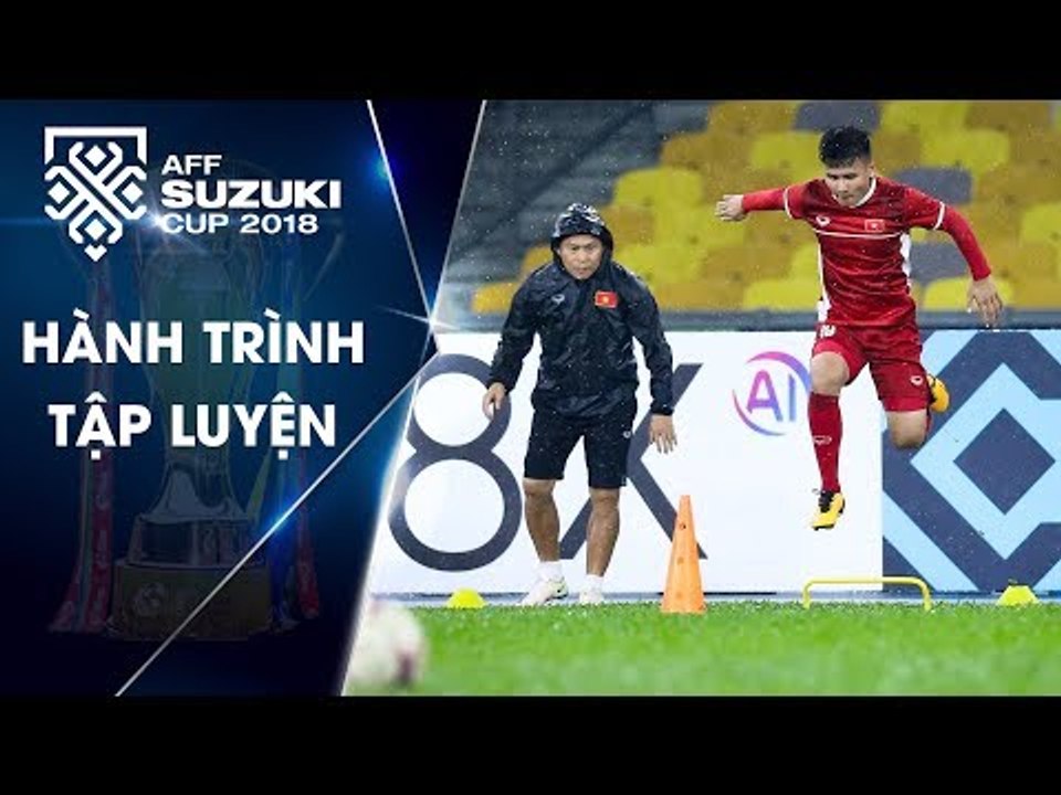 Bất chấp mưa lớn, Đội tuyển Việt Nam tỏ rõ quyết tâm ở buổi tập làm quen sân | VFF Channel