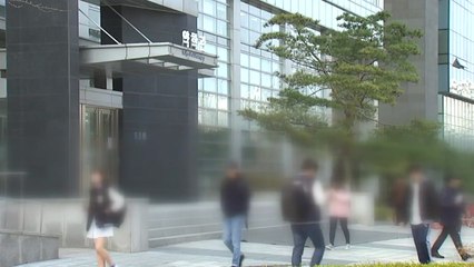 논문 조작에 봉사 대행까지...딸 입시에 제자들 이용한 교수 / YTN