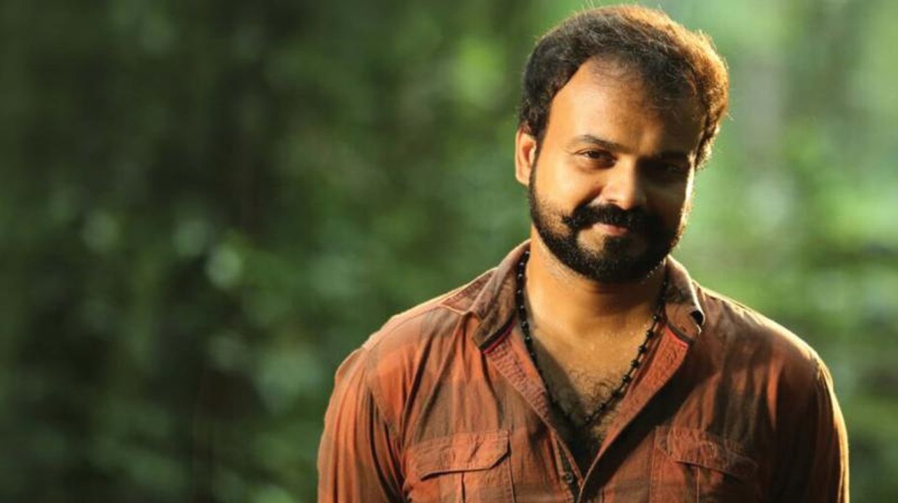 രോളിയവനെ തിരിച്ച് ട്രോളി ചാക്കോച്ചൻ | Filmibeat Malayalam