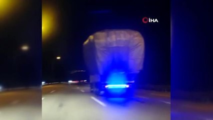 Aşırı Yük Taşıyan Kamyonun Tehlikeli Yolculuğu Kamerada