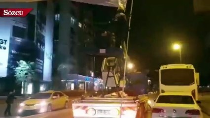 Şerdil Dara Odabaşı'nın afişleri İBB araçları tarafından söküldü