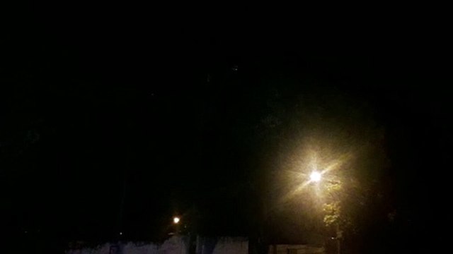 Lâmpada queimada de poste causa transtornos