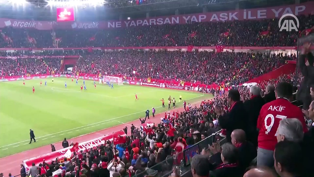 Cumhurbaşkanı Erdoğan A Milli Futbol Takımı'nın maçını izledi