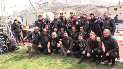 47 Yıldır "Barış"In Şarkılarıyla Diyar Diyar Geziyorlar