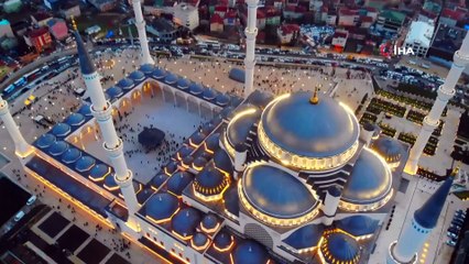 Çamlıca Cami Görüntüsüyle Görenleri Hayran Bırakıyor