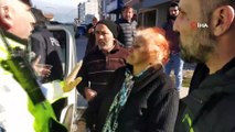 Öfkeli kadın polis aracına bastonla saldırdı!