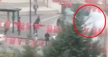 İşsiz Gencin, "Çocuklarım Aç" Deyip Kendisini Yakmaya Çalıştığı Anlar Kamerada