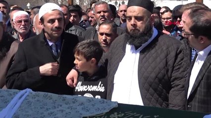 Konya Müezzinin Sele Kapılan Otomobilinde Ölen Eşi ve Annesi Toprağa Verildi