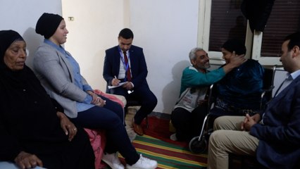 بعد نشرالوطن قصته العربي تكرم عادل لرعايته ابنته القعيدة وأمه المسنة