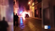 Auto in fiamme a Gioia del Colle