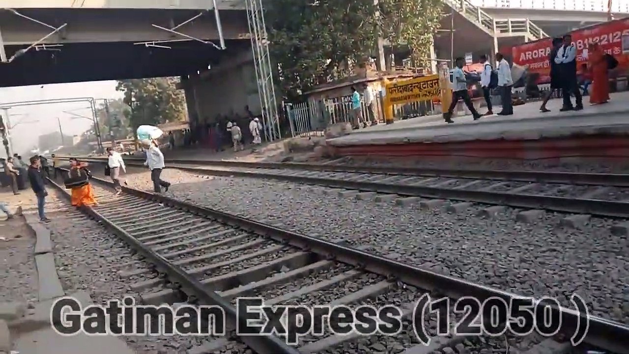 UP - Down Train Crossing,  New Town Faridabad Railway Station