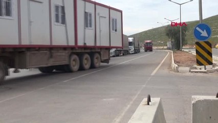 Hatay İdlib'teki Gözlem Noktalarına Konteyner ve Beton Blok Sevkiyatı