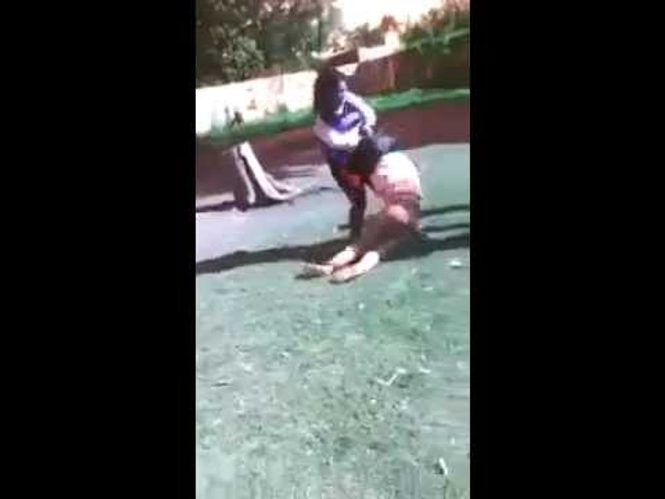 Ataque de una alumna a otra